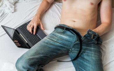 Thủ dâm lúc bị viêm tinh hoàn có sao không?