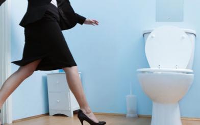 Không đi vệ sinh được trong nhiều ngày phải làm sao