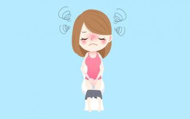 Bị táo bón đi ngoài ra máu sau sinh là bị làm sao?
