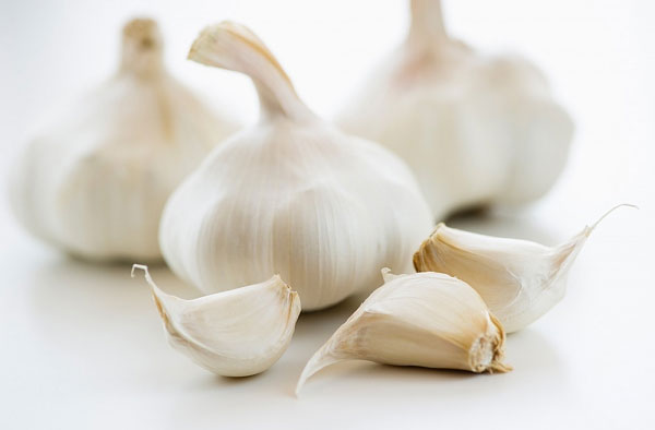 Sử dụng tỏi chữa ngứa hậu môn