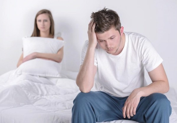 Tiểu ra máu dẫn đến vô sinh hiến muộn