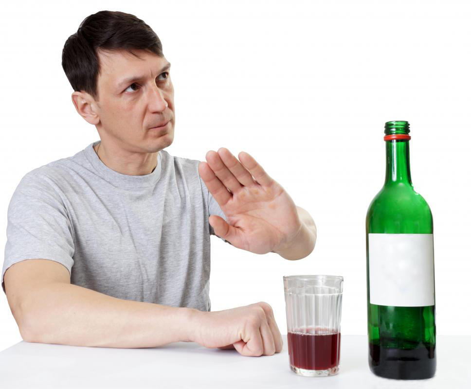 Bị viêm tinh hoàn nên kiêng các chất kích thích